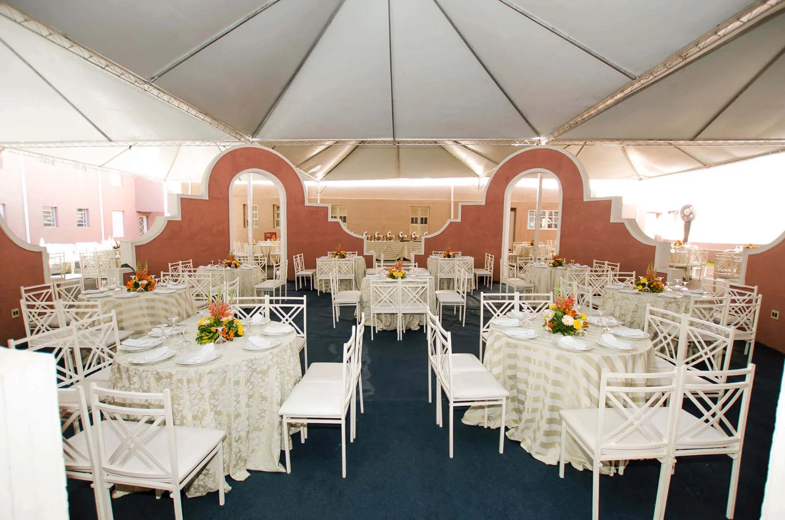 Balada e pista de dança iluminada